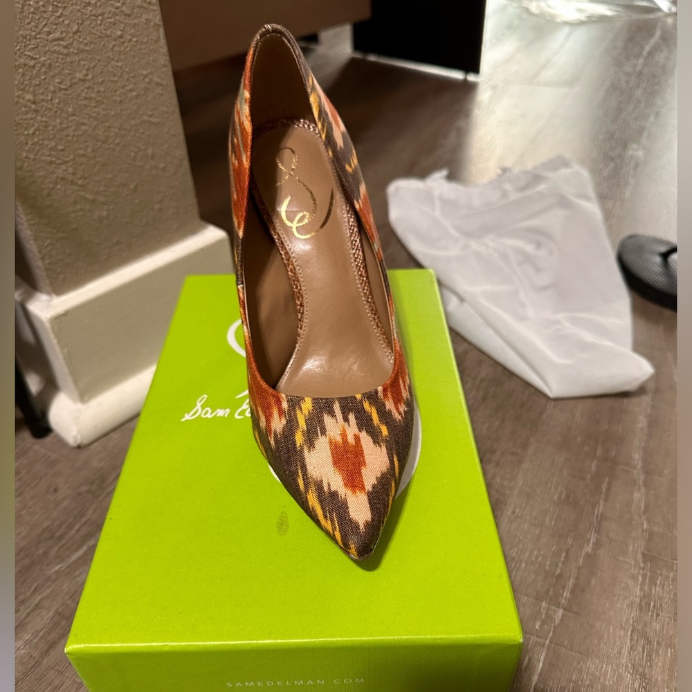 Ikkat print heels Sam Edelman NWT - Picture 3 of 3